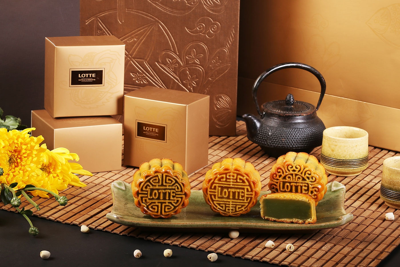 樂(lè)天度假酒店的中秋月餅禮盒包裝設(shè)計(jì)